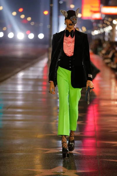 Look 97